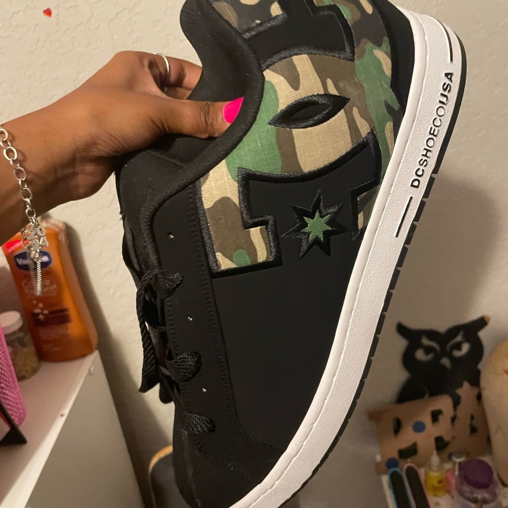 COURT GRAFFIC DC’S